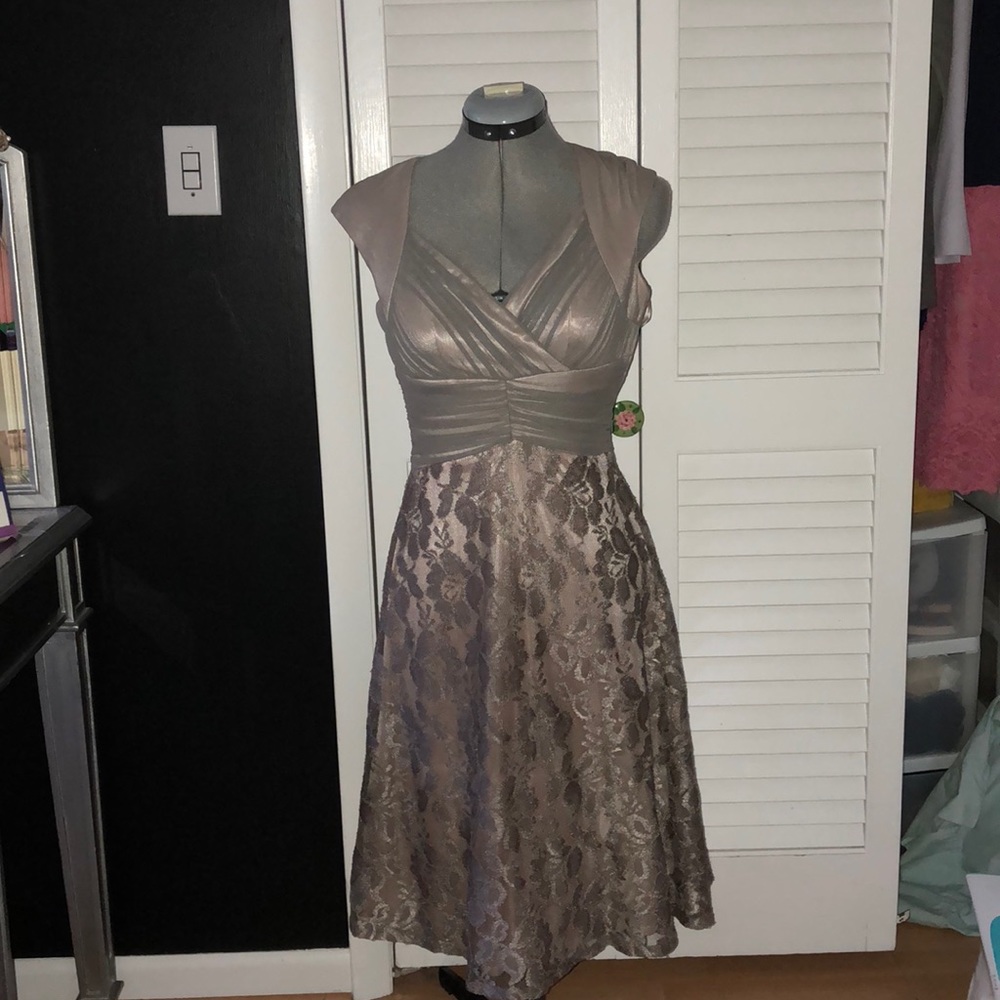Retro 50s grey lace bench cocktail dress